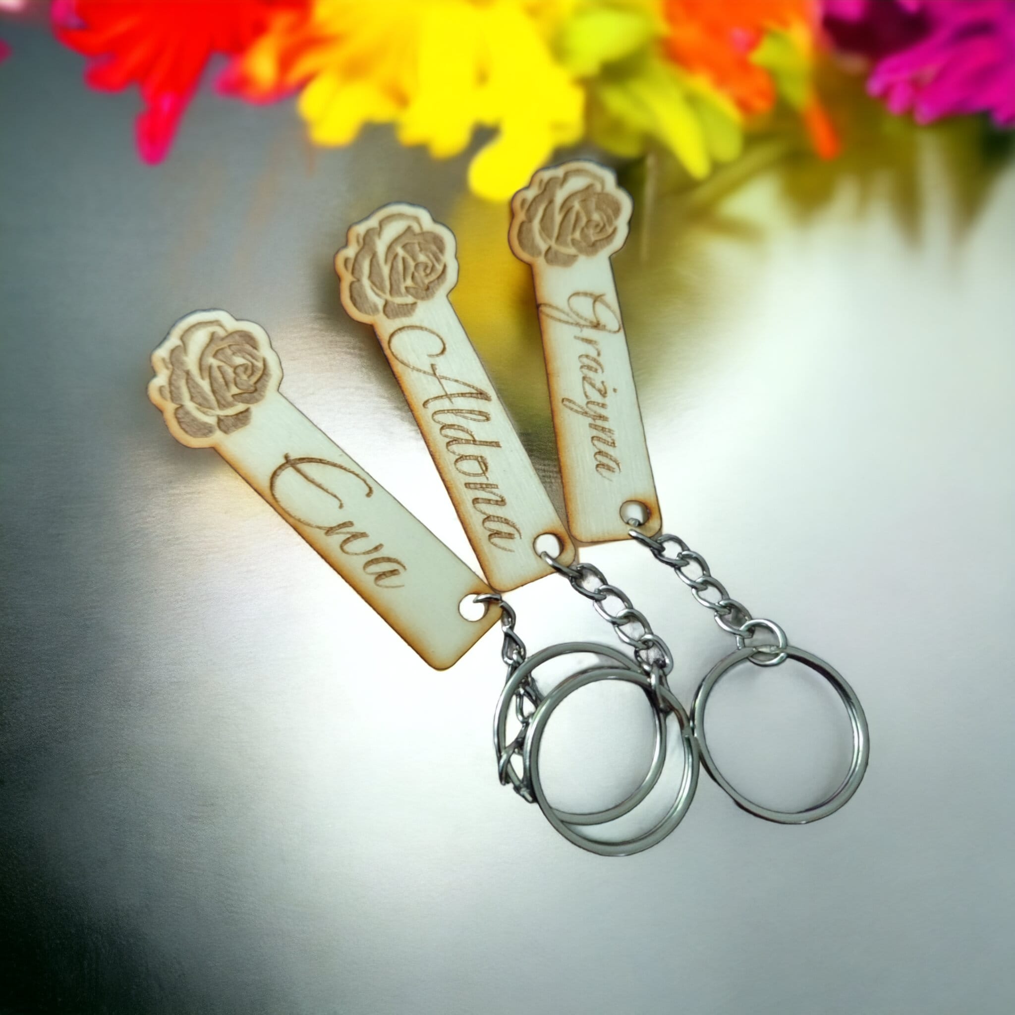 Brelok róża z napisem poziomo - obrazek 2