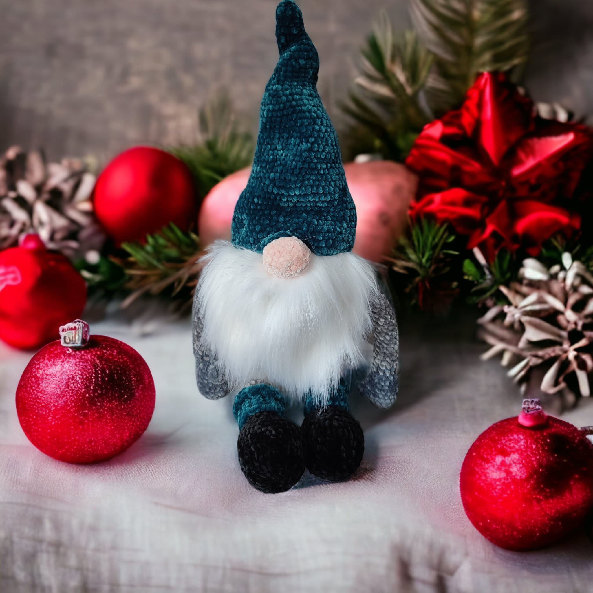 Skrzat Gnom Krasnal na szydełku - duży - obrazek 3