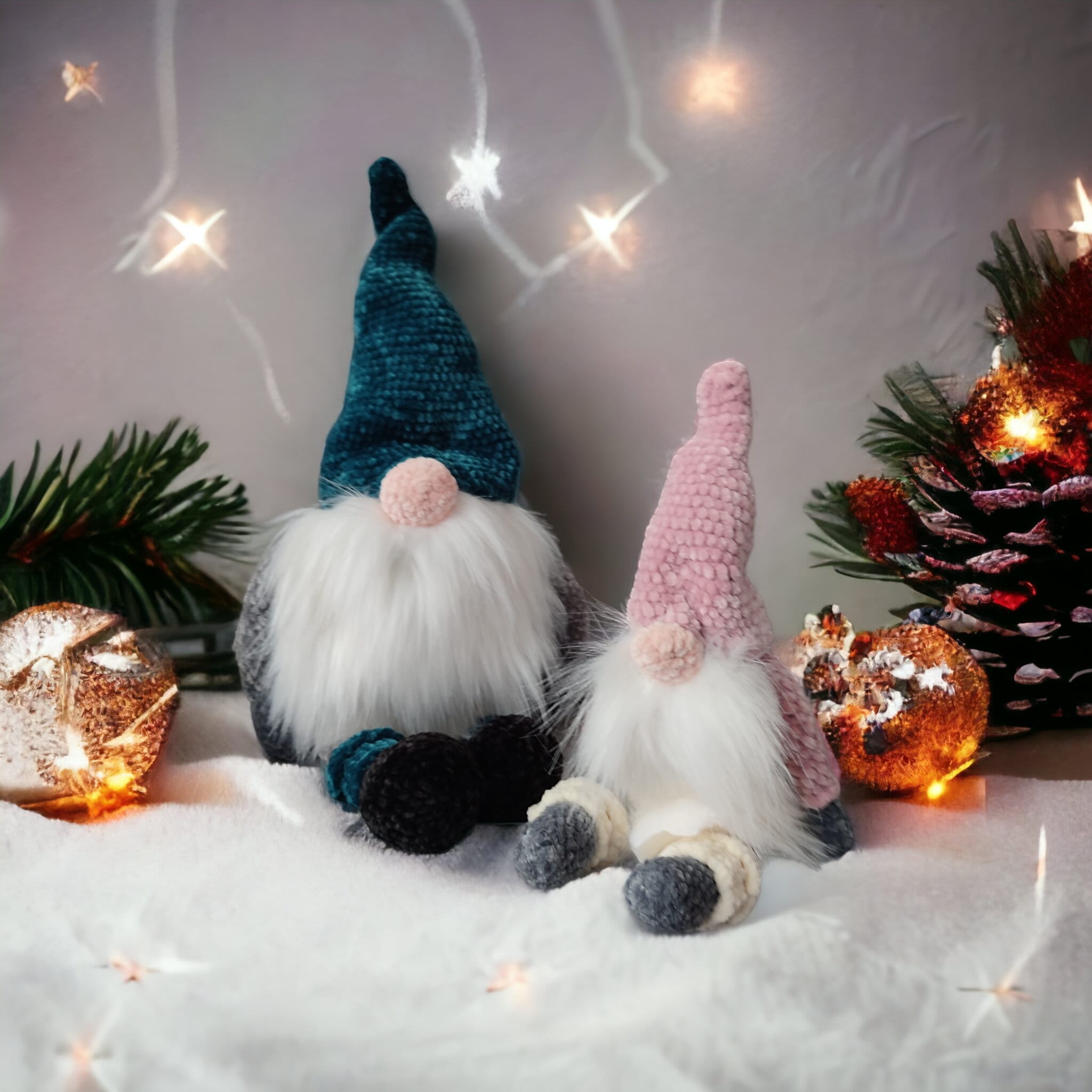 Skrzat Gnom Krasnal na szydełku - średni - obrazek 3