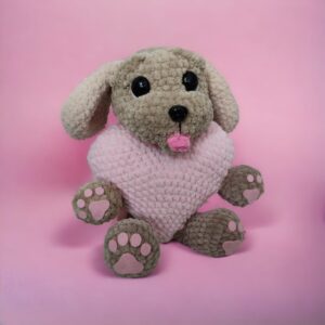 Piesek Amorek w różowym sercu