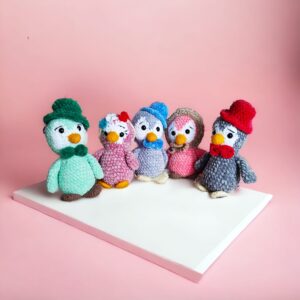 Mały pingwin na szydełku - różne warianty