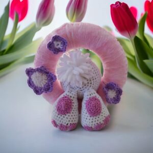 Wianek z łapami i ogonem zająca na Wielkanoc