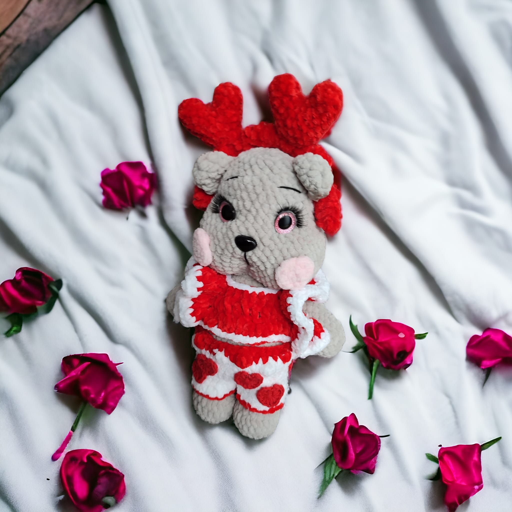 Charlie i Emma - Zestaw wzorów szydełkowych na misie - obrazek 2