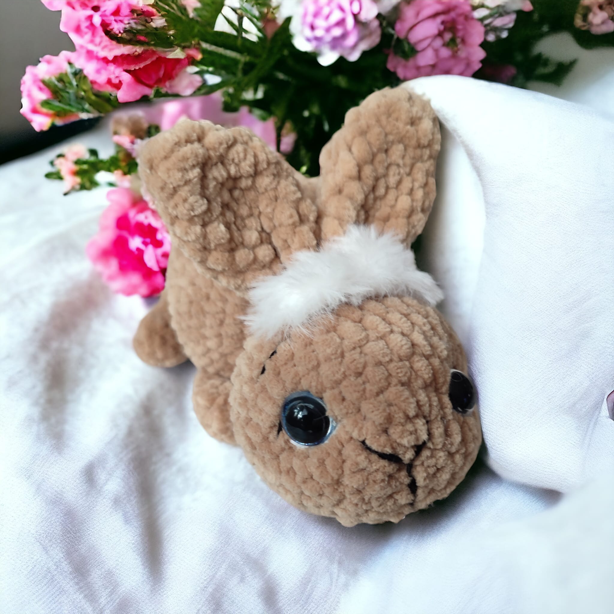 Zajączek wielkanocny na szydełku